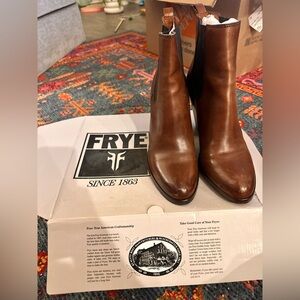 Frye Leather heeled boots in chocolate brown size 10